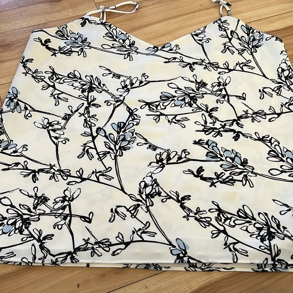 BNWOT Club Monaco Cami/Tank Size M FIRM PRICE - Picture 2 of 3